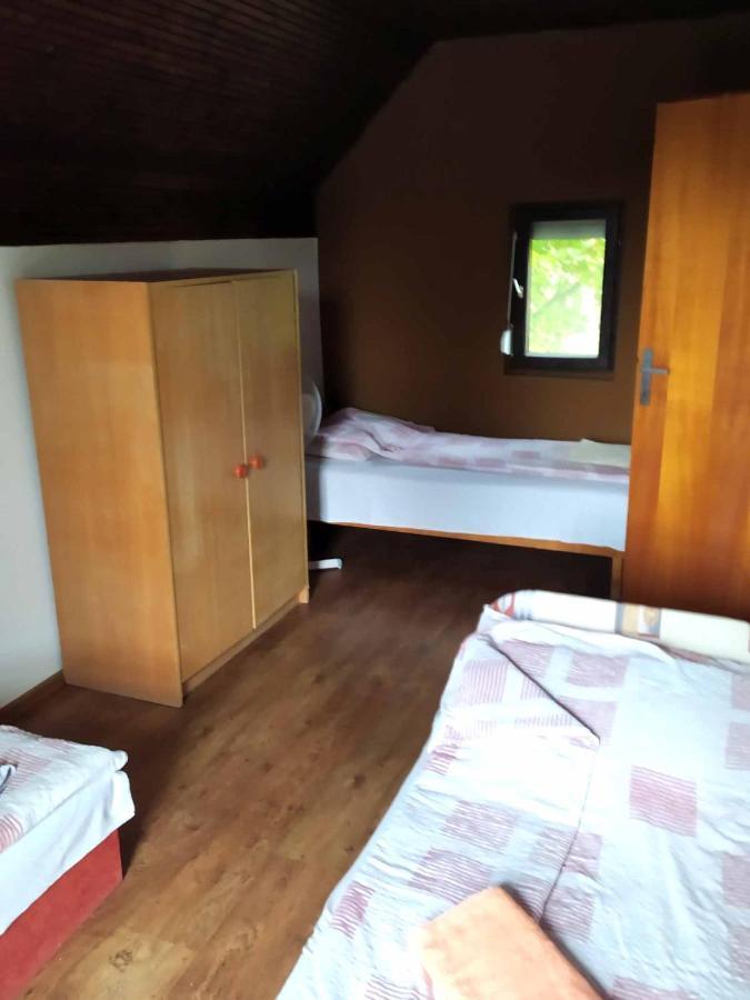 Tassi Halaszcsarda - Sueger Haz Ngoại thất bức ảnh