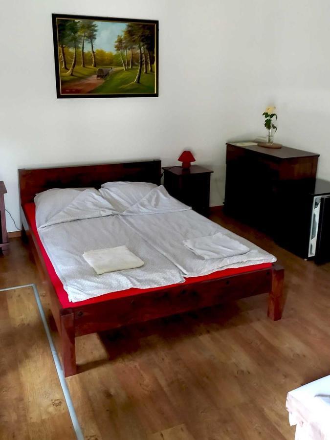 Tassi Halaszcsarda - Sueger Haz Ngoại thất bức ảnh